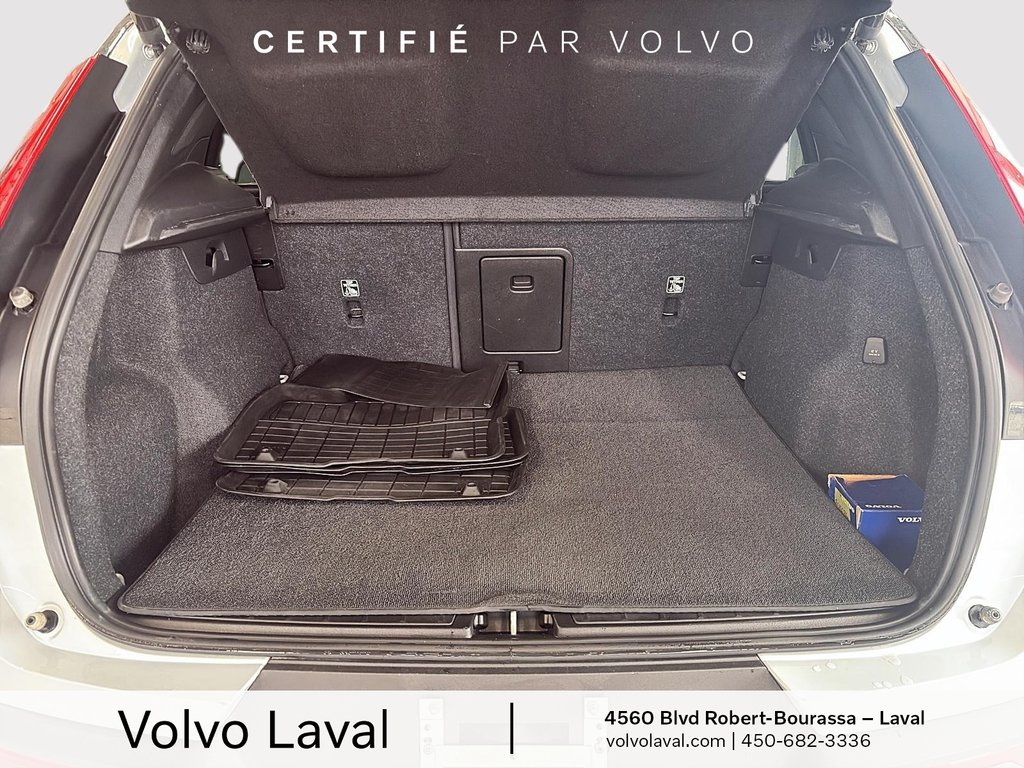 Volvo XC40 R-Design 2022 à Brossard, Québec - 13 - w1024h768px