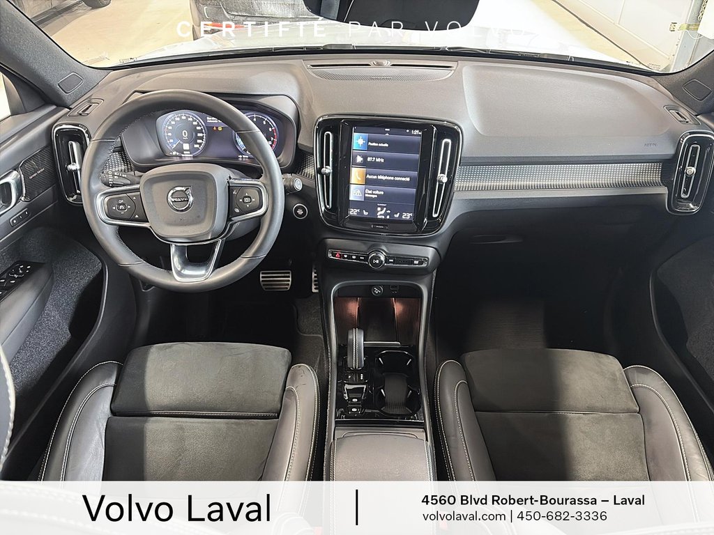 Volvo XC40 R-Design 2022 à Brossard, Québec - 16 - w1024h768px