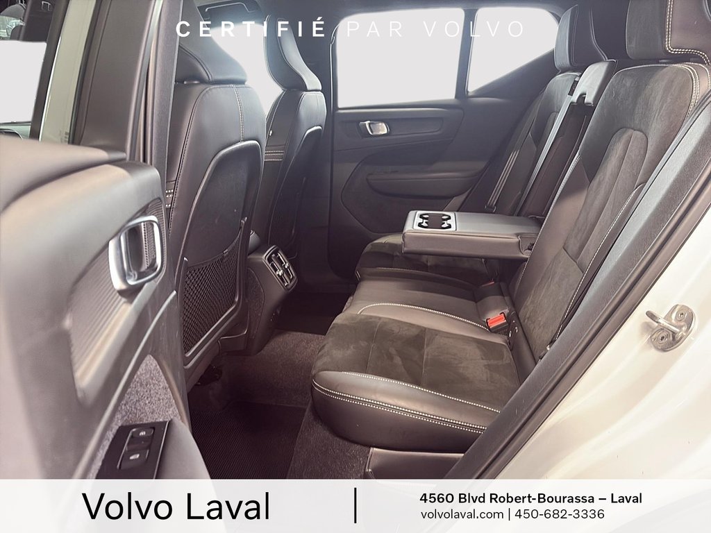 Volvo XC40 R-Design 2022 à Brossard, Québec - 12 - w1024h768px