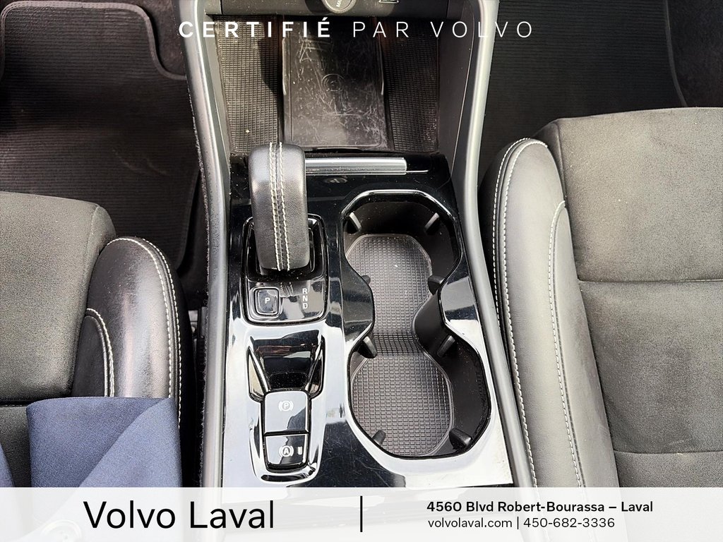 Volvo XC40 R-Design 2022 à Laval, Québec - 9 - w1024h768px