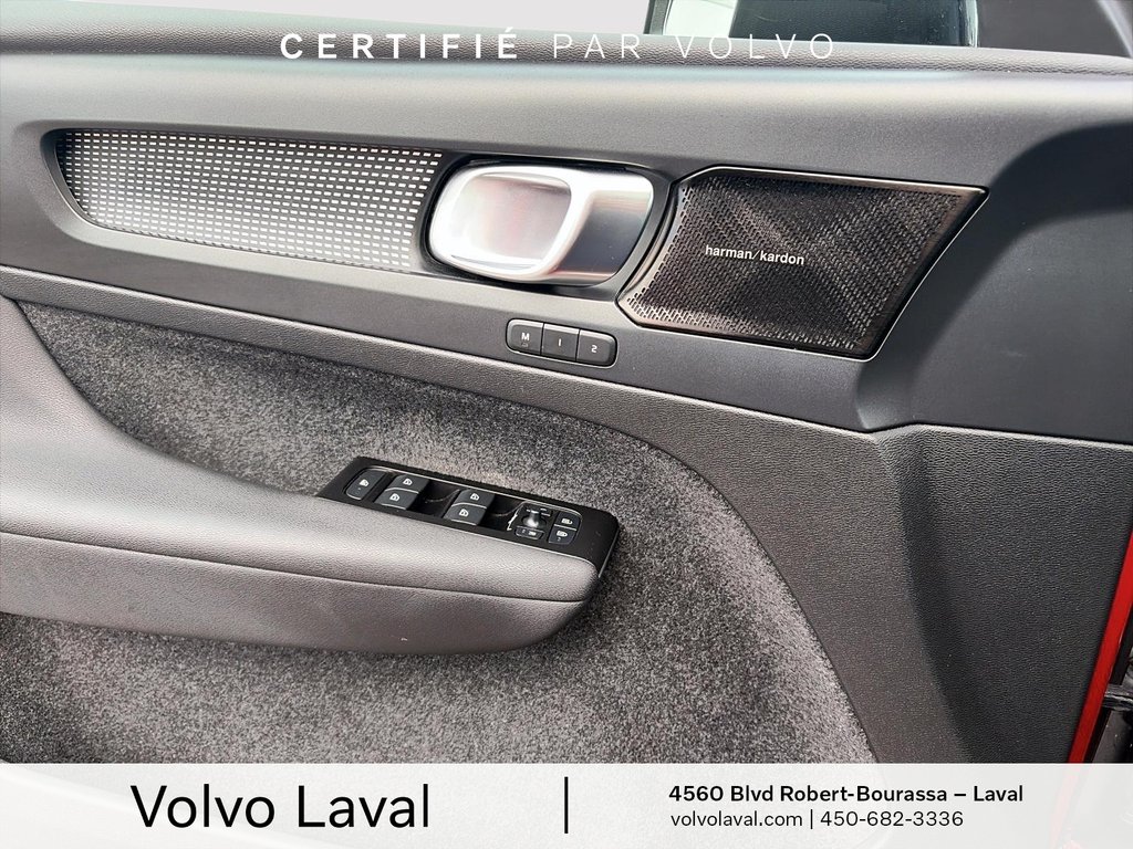 Volvo XC40 R-Design 2022 à Laval, Québec - 12 - w1024h768px