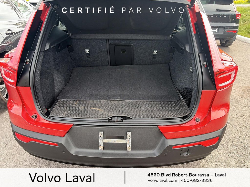 Volvo XC40 R-Design 2022 à Laval, Québec - 15 - w1024h768px