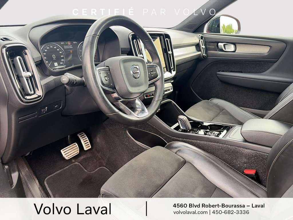 Volvo XC40 R-Design 2022 à Laval, Québec - 7 - w1024h768px