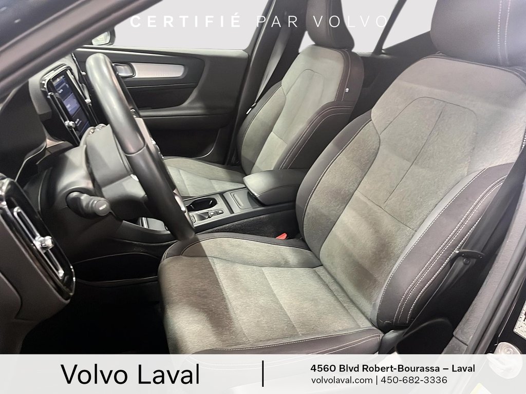 2023 Volvo XC40 Core in Laval, Quebec - 10 - w1024h768px