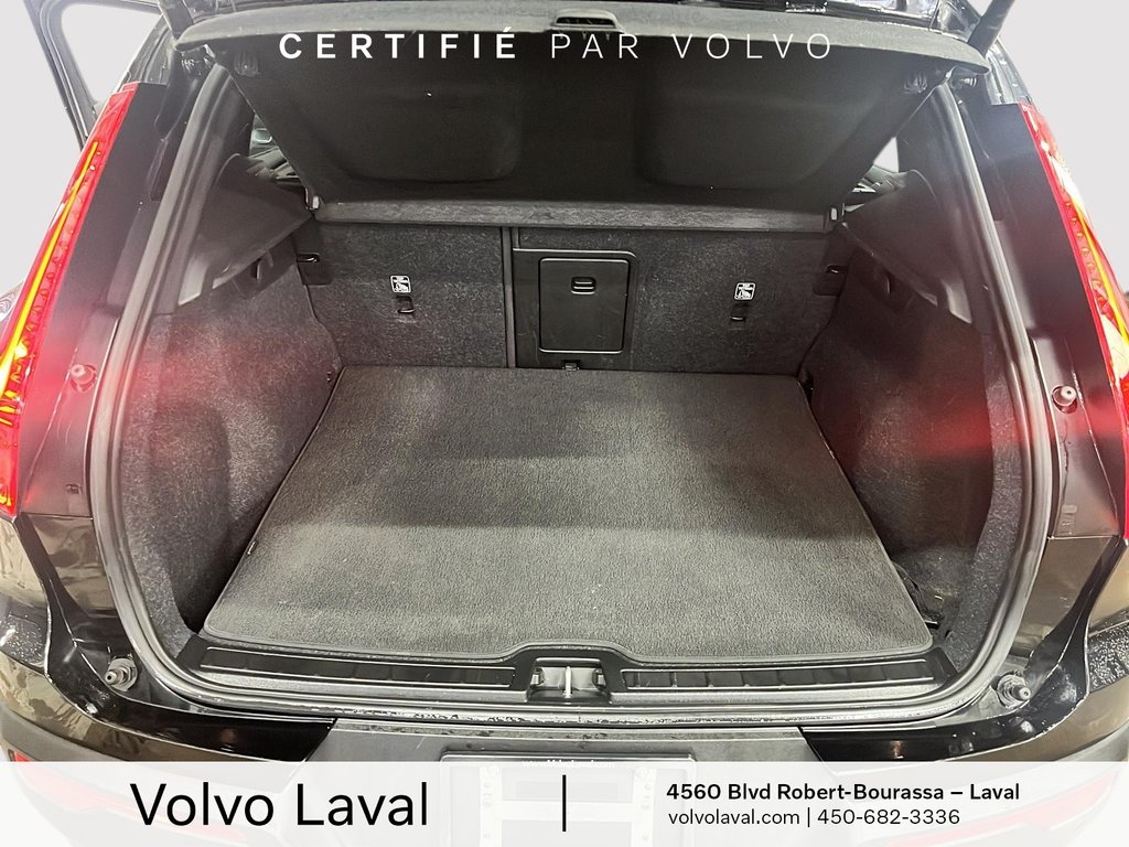 2023 Volvo XC40 Core in Laval, Quebec - 17 - w1024h768px