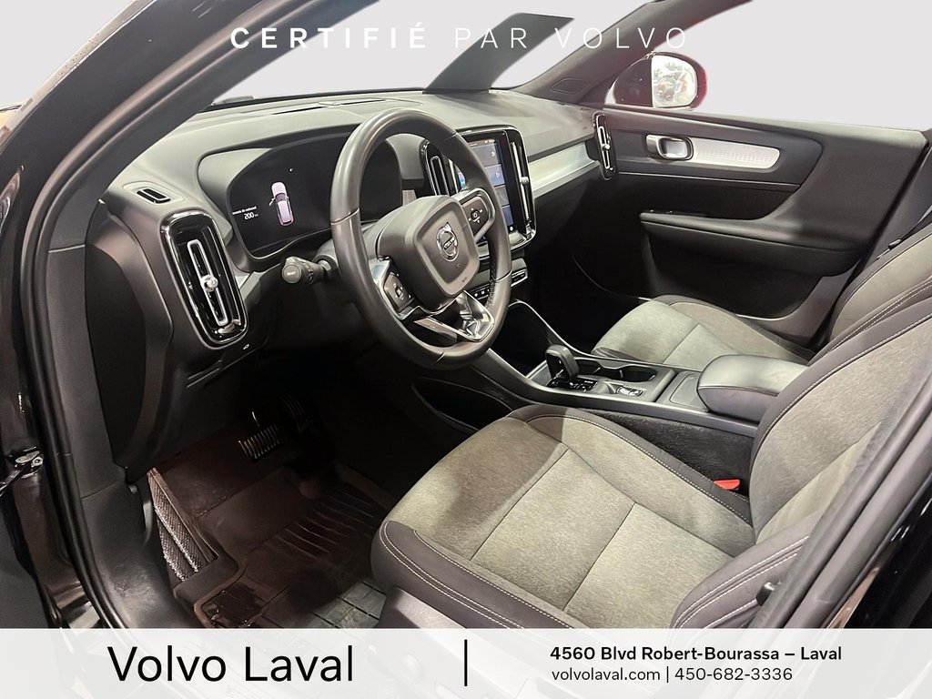 2023 Volvo XC40 Core in Laval, Quebec - 9 - w1024h768px