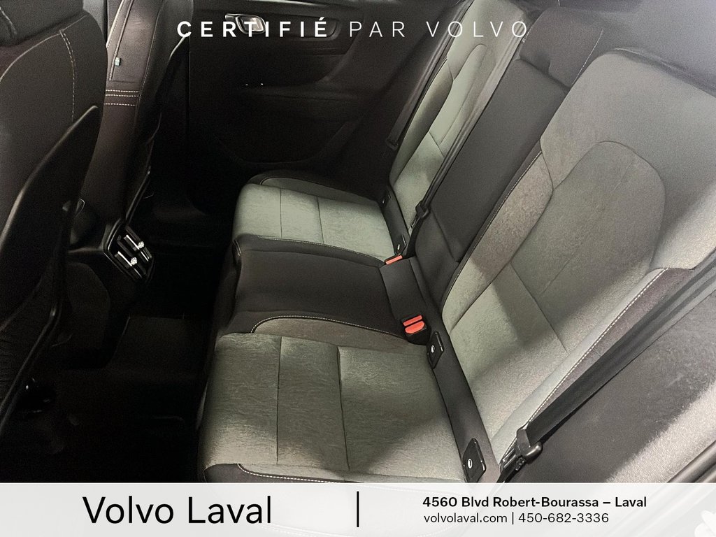2023 Volvo XC40 Core in Laval, Quebec - 16 - w1024h768px