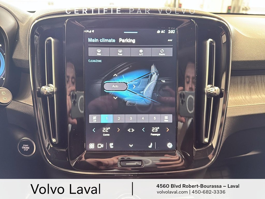 2024 Volvo XC40 Ultimate Dark Theme in Brossard, Quebec - 16 - w1024h768px