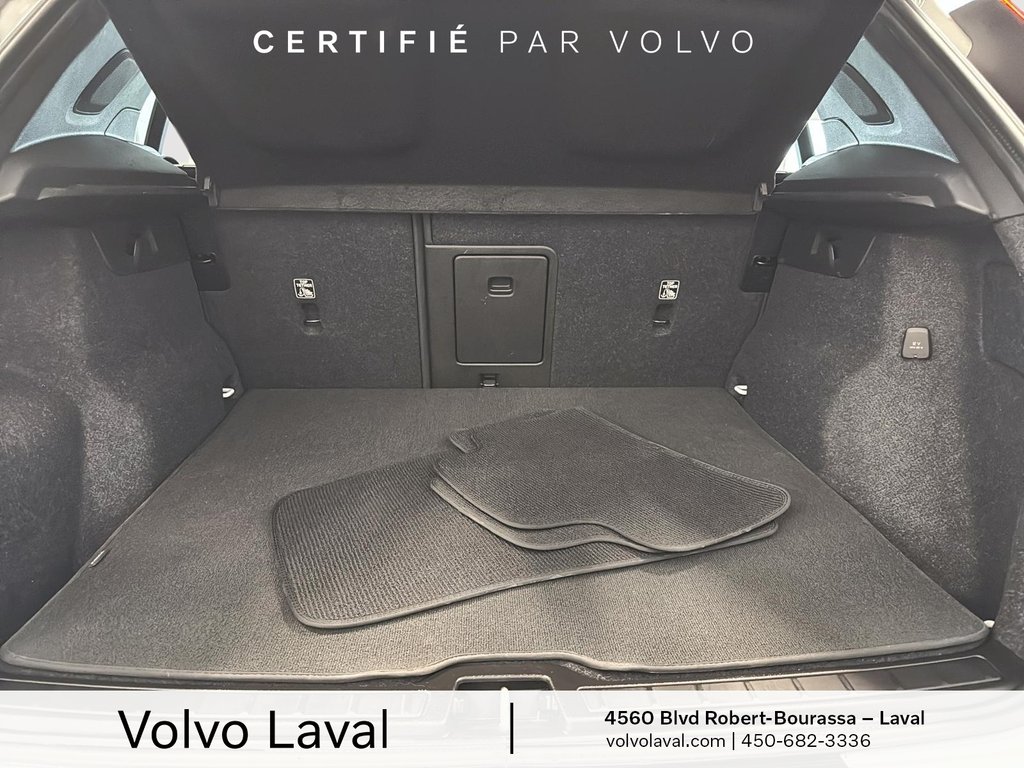 2024 Volvo XC40 Ultimate Dark Theme in Brossard, Quebec - 19 - w1024h768px