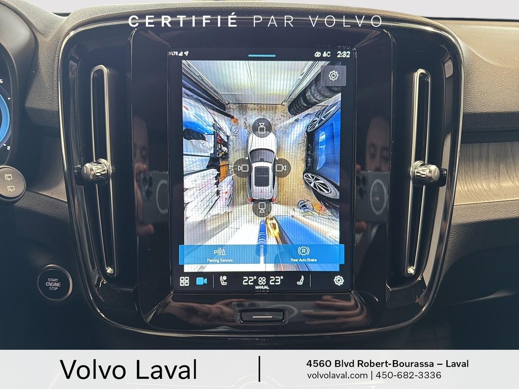 2024 Volvo XC40 Ultimate Dark Theme in Brossard, Quebec - 18 - w1024h768px