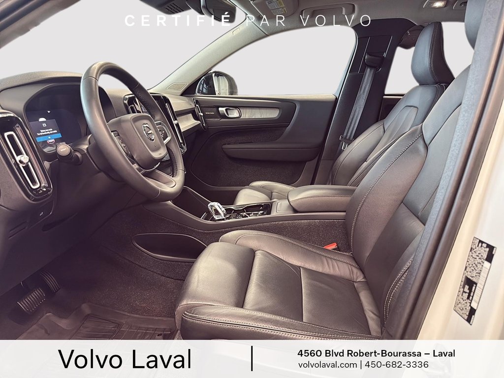 2024 Volvo XC40 Ultimate Dark Theme in Brossard, Quebec - 7 - w1024h768px