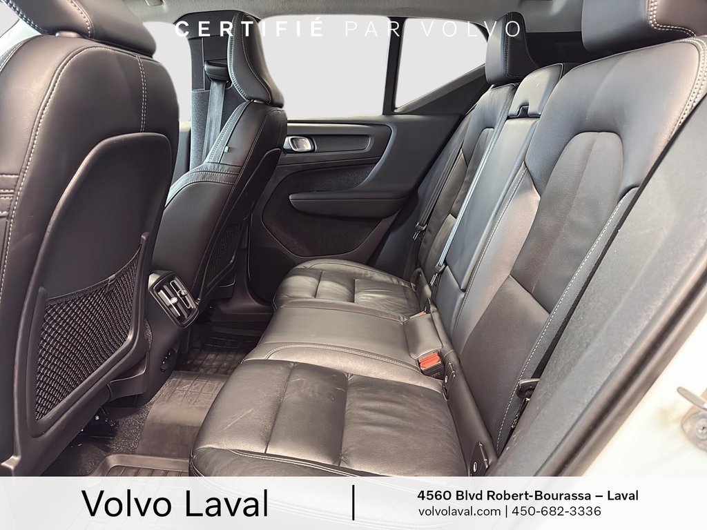 2024 Volvo XC40 Ultimate Dark Theme in Brossard, Quebec - 9 - w1024h768px