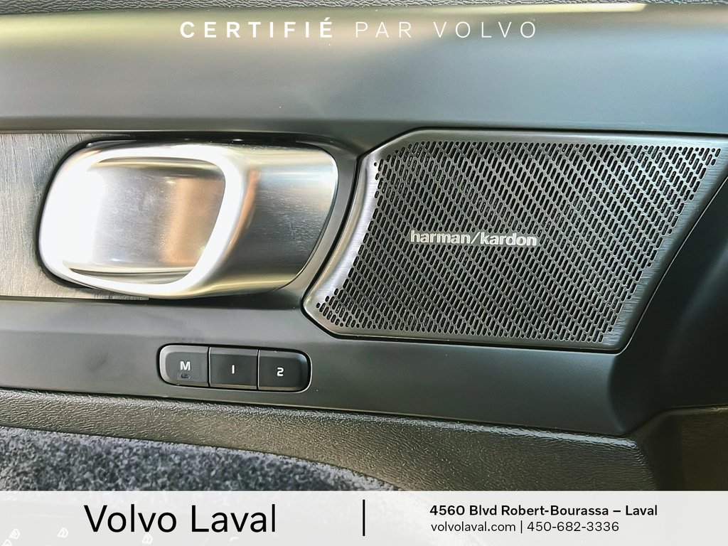 2025 Volvo XC40 Ultra Dark Theme in Brossard, Quebec - 19 - w1024h768px