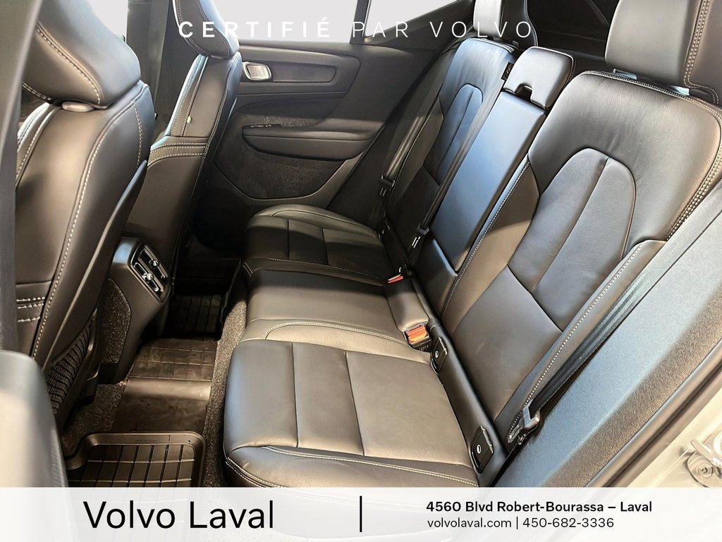 2025 Volvo XC40 Ultra Dark Theme in Brossard, Quebec - 11 - w1024h768px