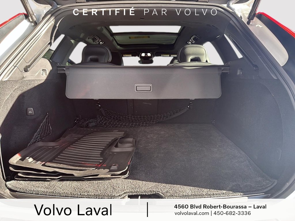 2022 Volvo XC60 Recharge R-Design in Laval, Quebec - 18 - w1024h768px