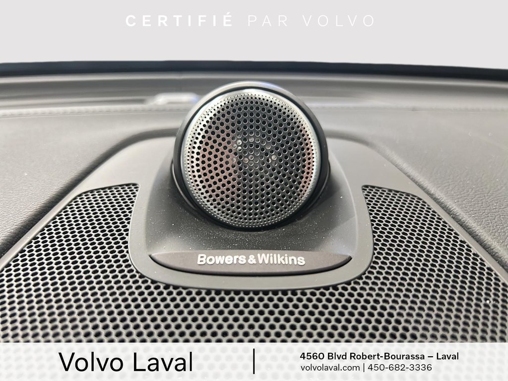 Volvo XC60 Recharge Ultimate Dark Theme 2023 à Laval, Québec - 12 - w1024h768px