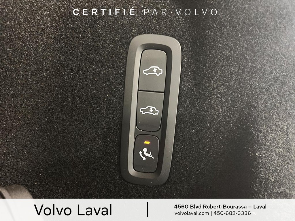 Volvo XC60 Recharge Ultimate Dark Theme 2023 à Laval, Québec - 22 - w1024h768px