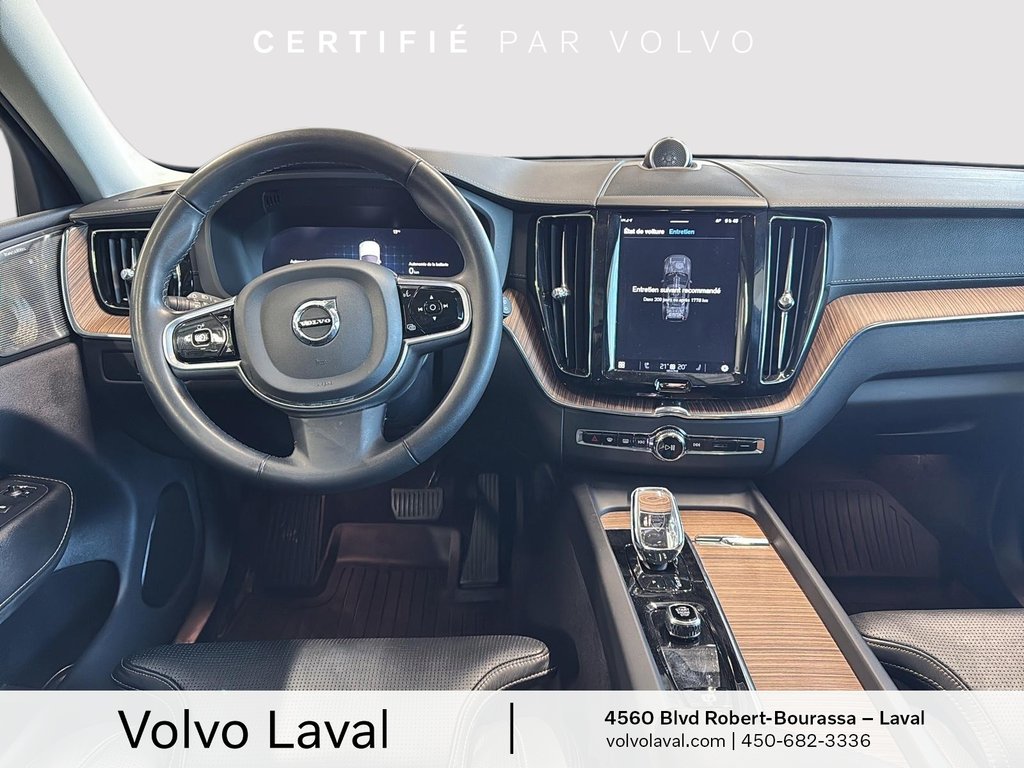 Volvo XC60 Recharge Ultimate Bright Theme 2023 à Laval, Québec - 9 - w1024h768px