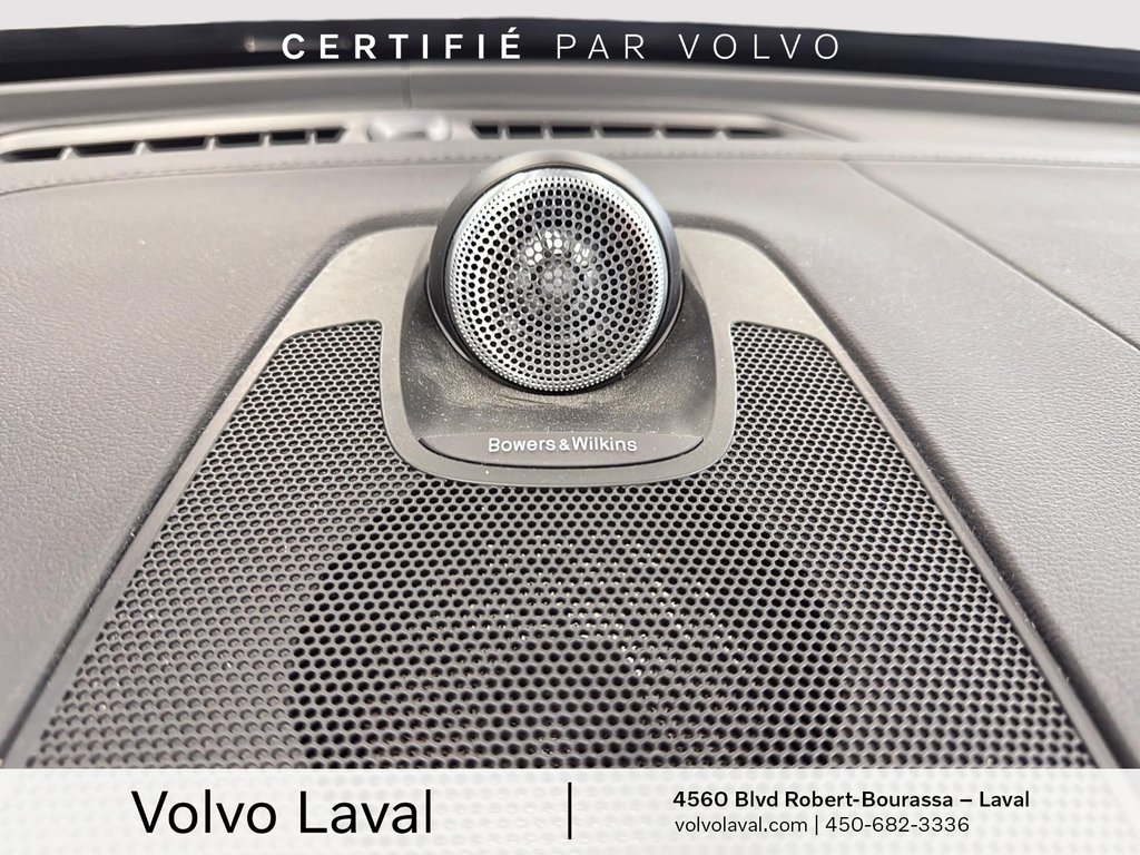 2024 Volvo XC60 Recharge Ultimate Dark Theme in Brossard, Quebec - 13 - w1024h768px