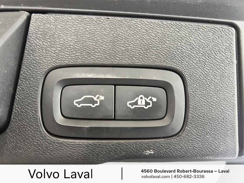 Volvo XC60 Inscription 2019 à Laval, Québec - 20 - w1024h768px