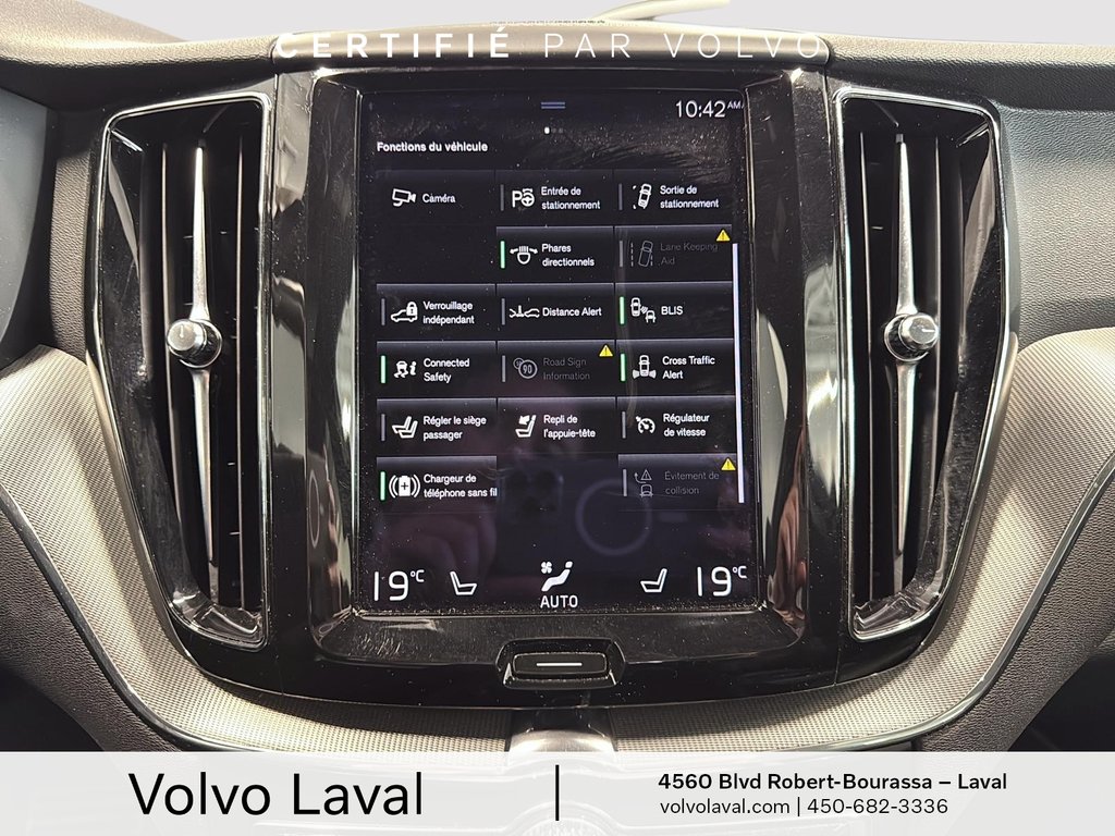 2021 Volvo XC60 R-Design in Laval, Quebec - 12 - w1024h768px
