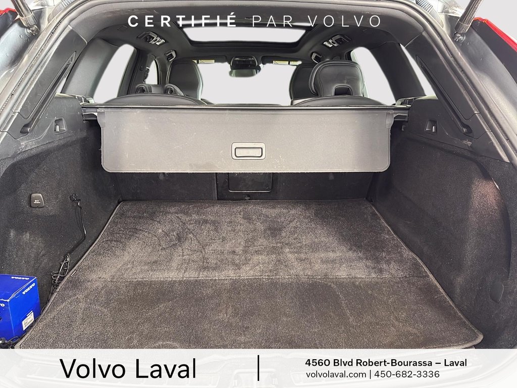 2021 Volvo XC60 R-Design in Laval, Quebec - 20 - w1024h768px