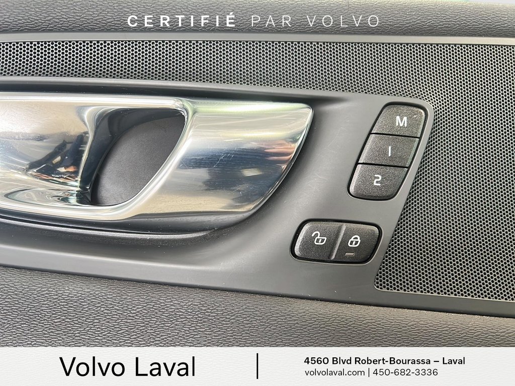 2021 Volvo XC60 Momentum in Laval, Quebec - 18 - w1024h768px