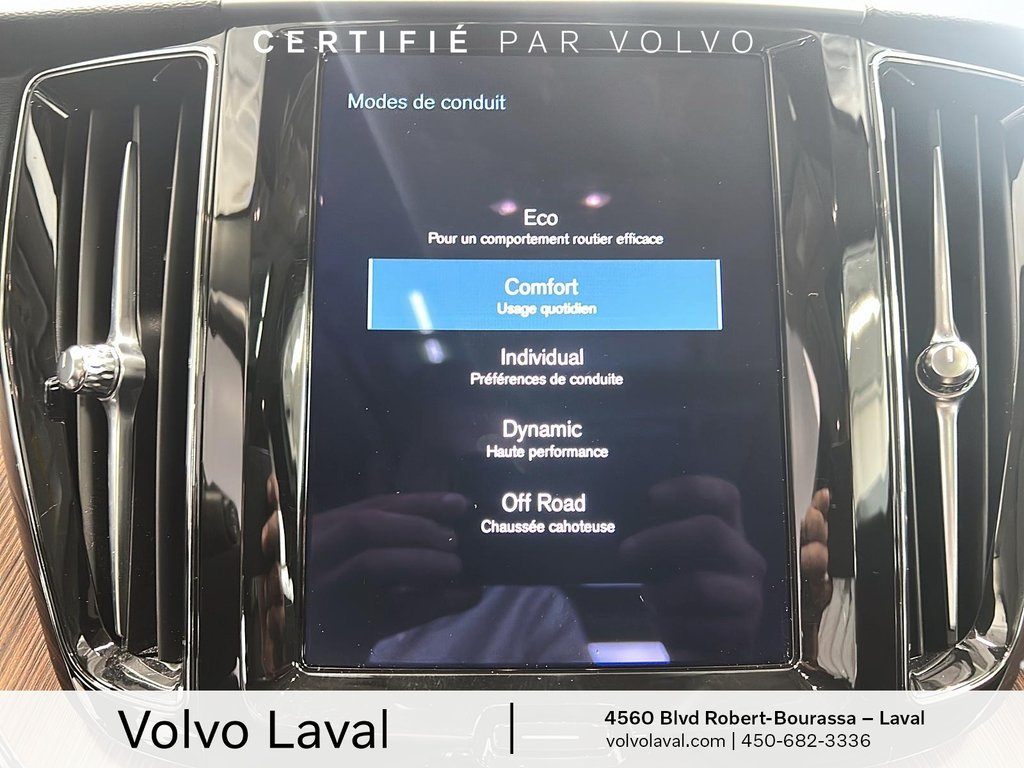 2021 Volvo XC60 Momentum in Laval, Quebec - 12 - w1024h768px