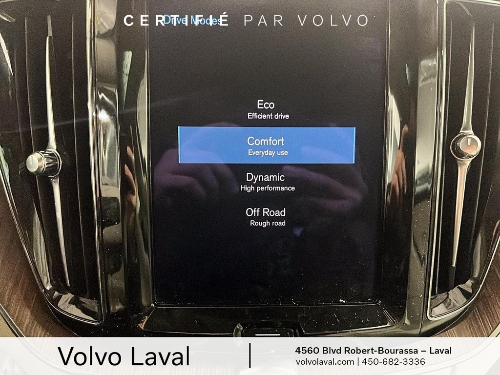 Volvo XC60 Momentum 2021 à Laval, Québec - 18 - w1024h768px