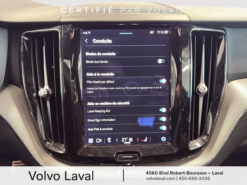 Volvo XC60 R-Design 2022 à Laval, Québec - 12 - w1024h768px