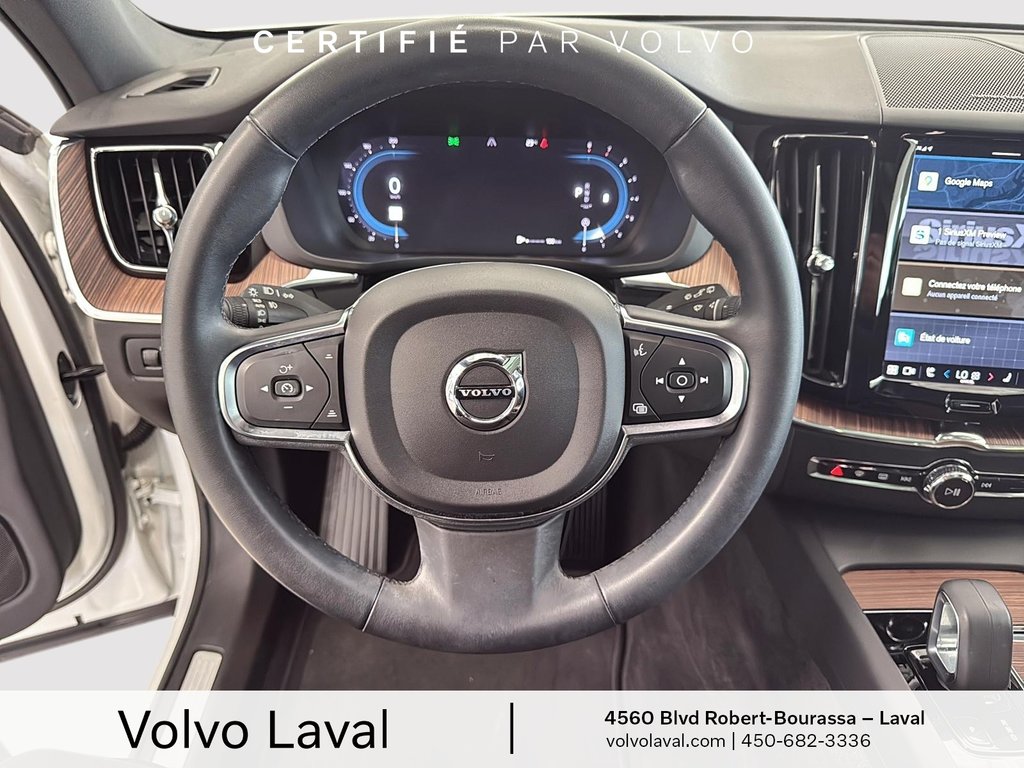 2022 Volvo XC60 Momentum in Laval, Quebec - 9 - w1024h768px