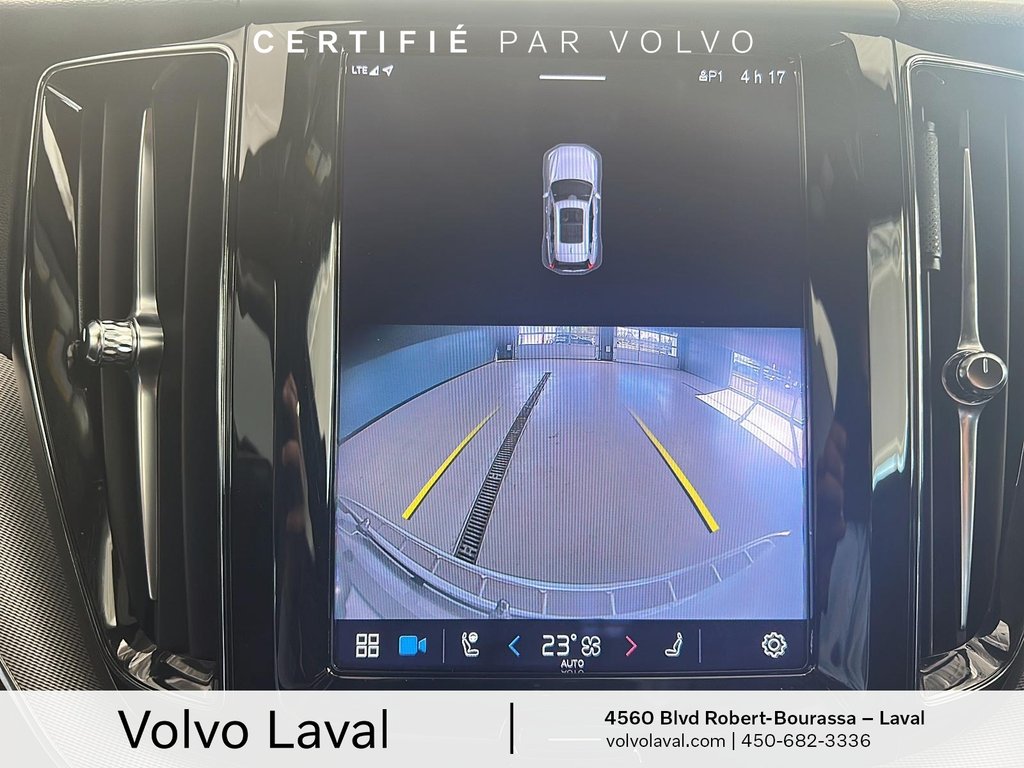 2022 Volvo XC60 R-Design in Laval, Quebec - 16 - w1024h768px