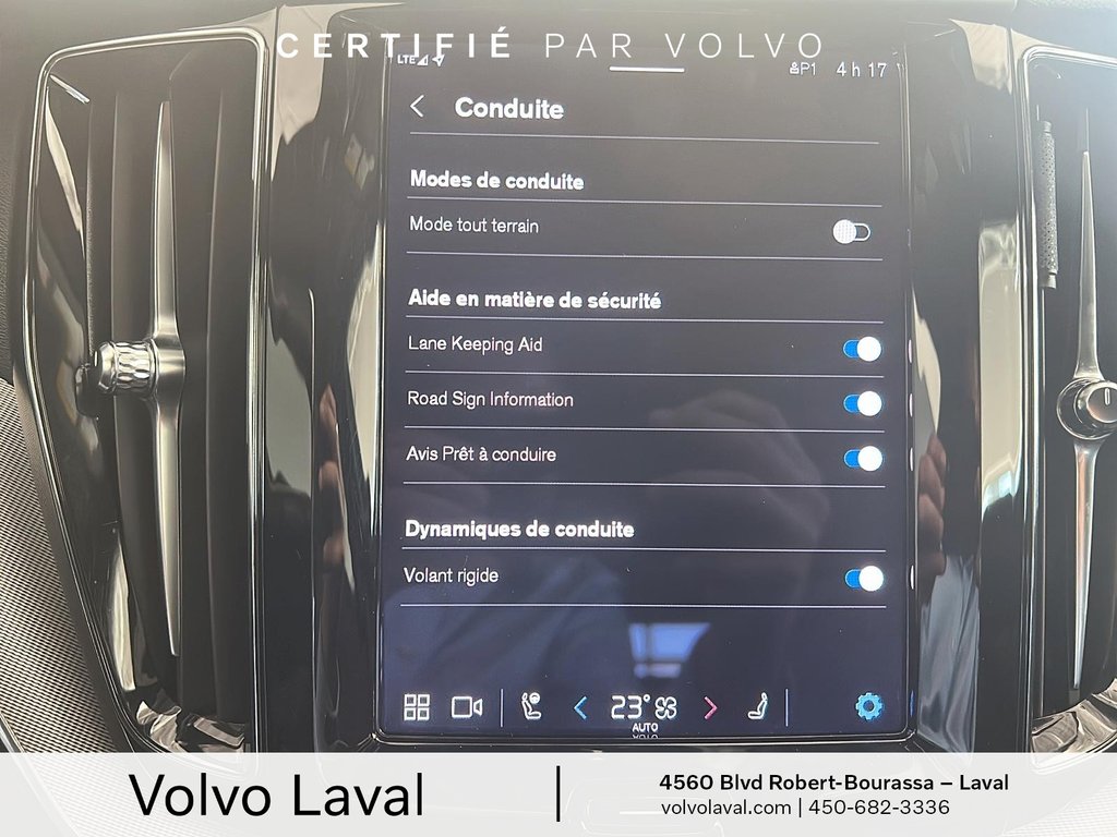 2022 Volvo XC60 R-Design in Laval, Quebec - 17 - w1024h768px