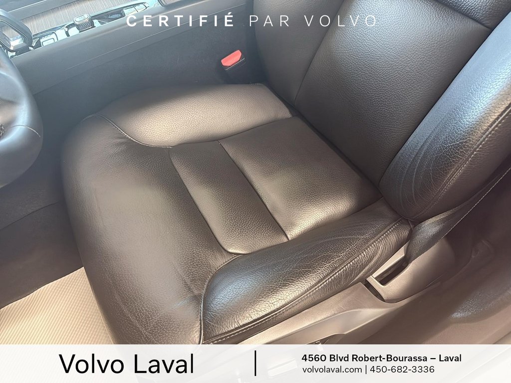 Volvo XC60 Plus Dark Theme 2023-6