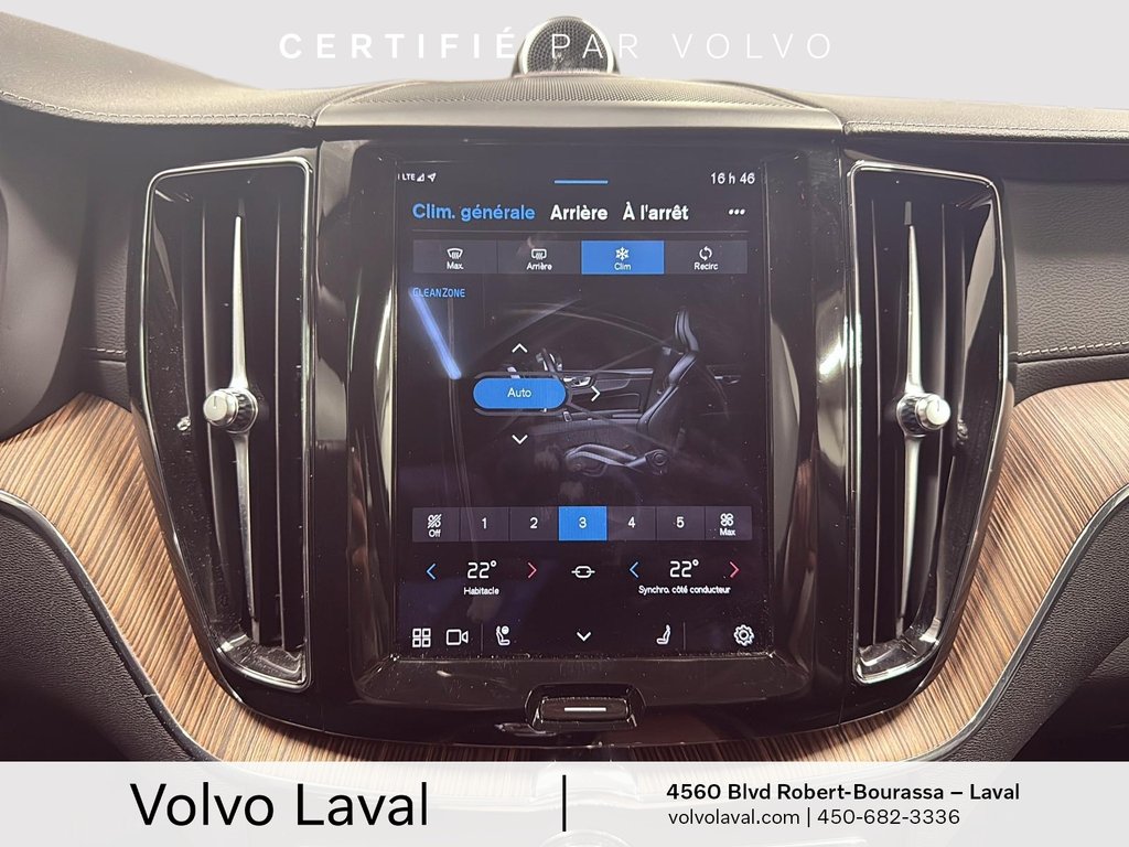 Volvo XC60 Ultimate Bright Theme 2023 à Laval, Québec - 18 - w1024h768px