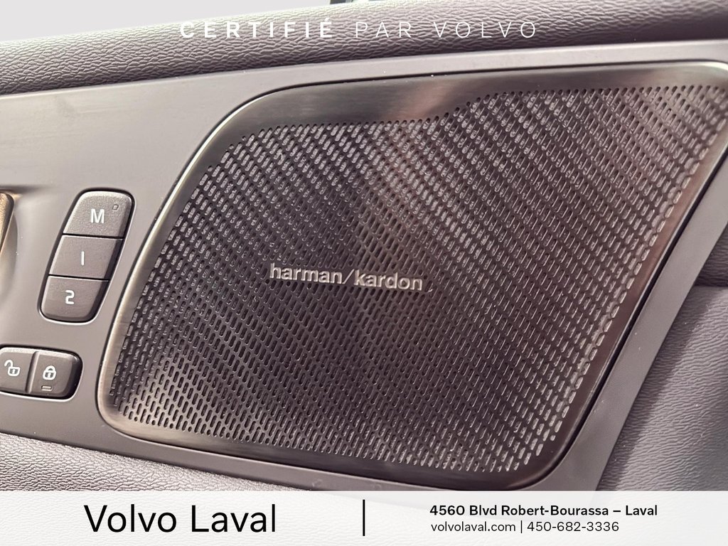 Volvo XC60 Ultimate Dark Theme 2023 à Laval, Québec - 12 - w1024h768px