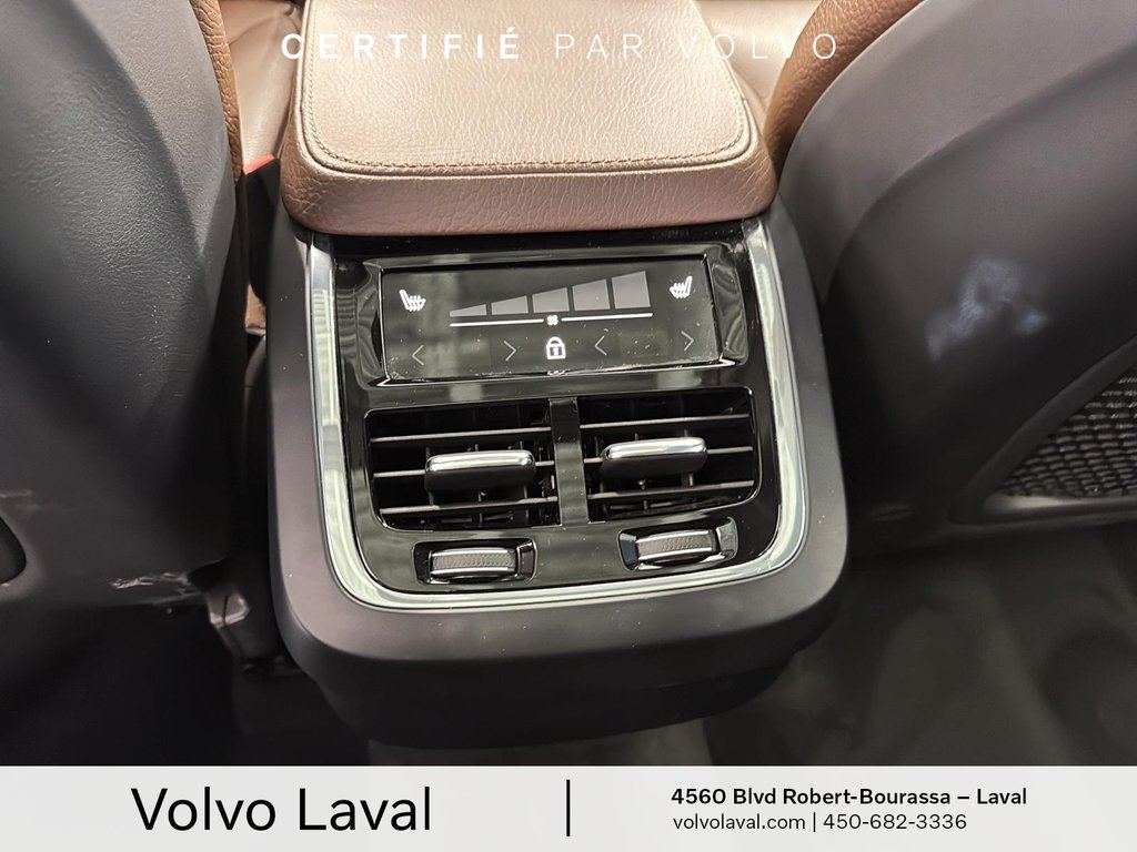2021 Volvo XC90 Momentum in Laval, Quebec - 10 - w1024h768px