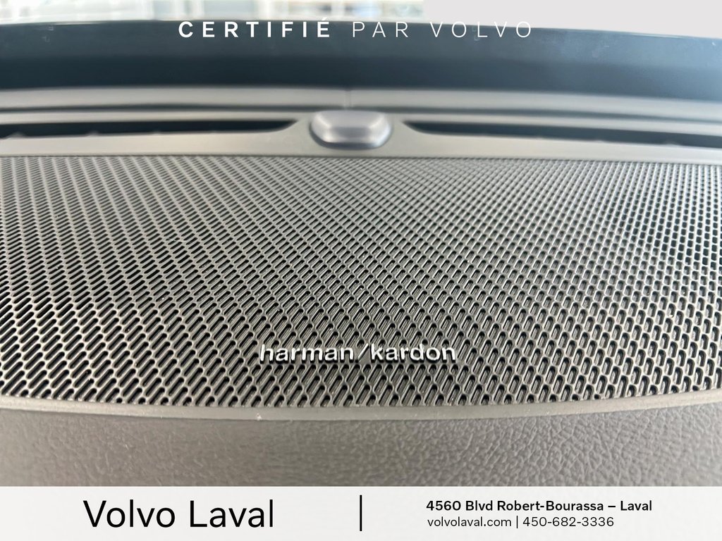2022 Volvo XC90 R-Design in Laval, Quebec - 12 - w1024h768px