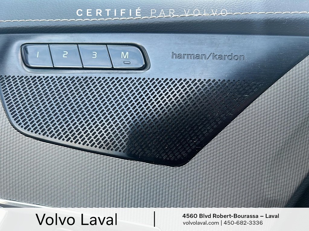 2022 Volvo XC90 R-Design in Laval, Quebec - 11 - w1024h768px