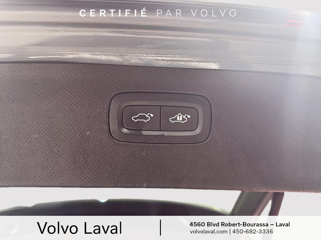 2022 Volvo XC90 R-Design in Laval, Quebec - 23 - w1024h768px