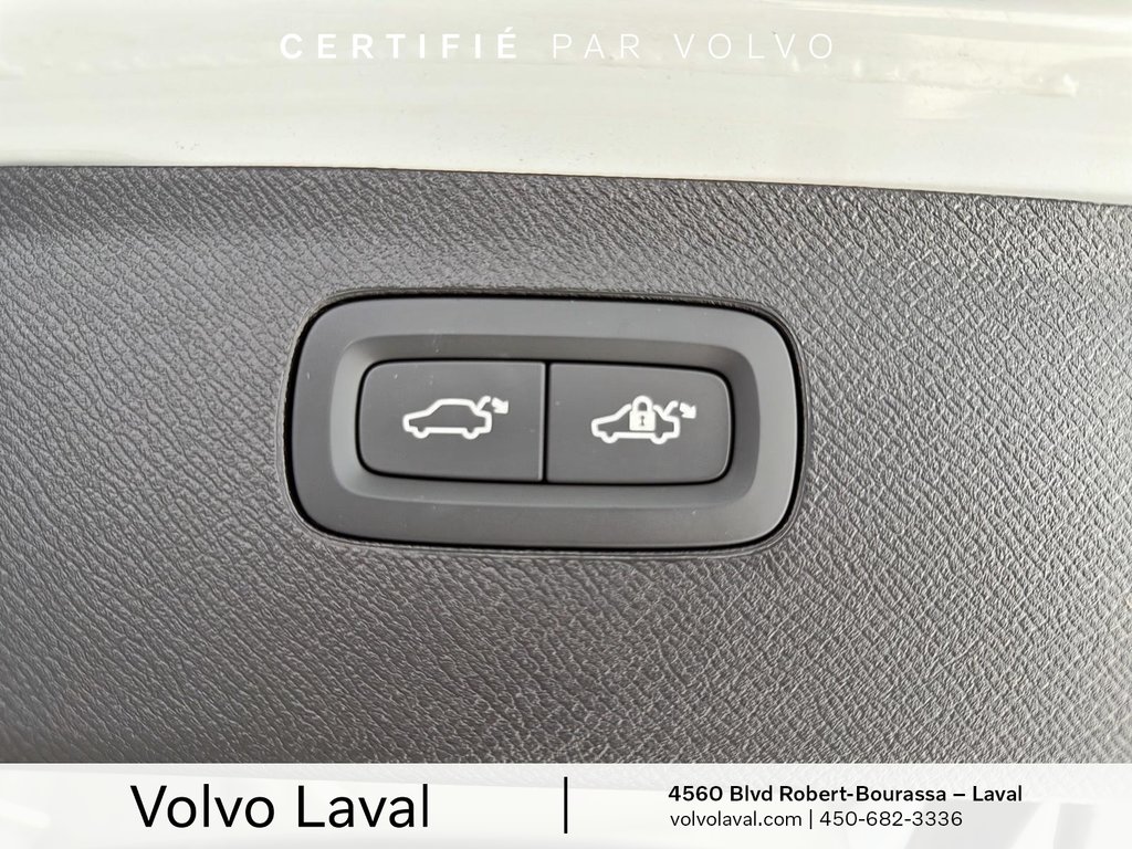 Volvo XC90 Ultra Bright Theme 2025 à Laval, Québec - 19 - w1024h768px