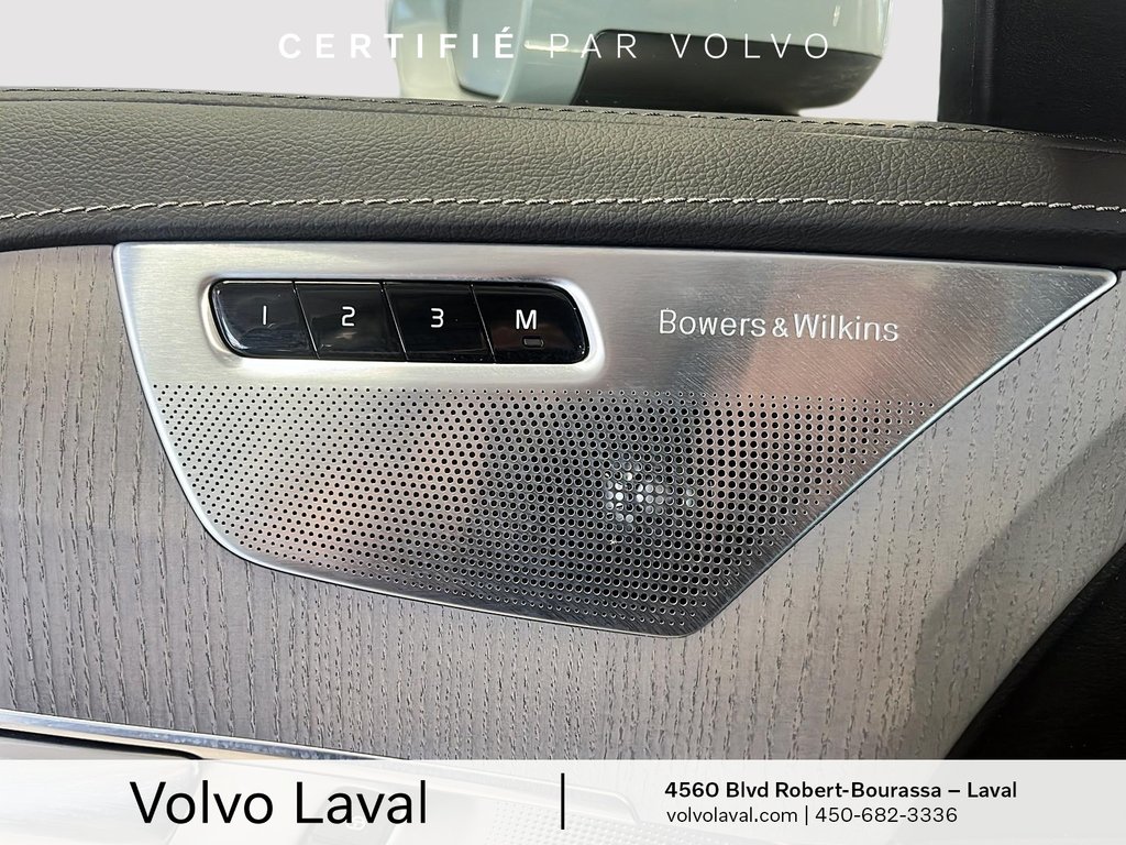 2025 Volvo XC90 Ultra Bright Theme in Brossard, Quebec - 17 - w1024h768px