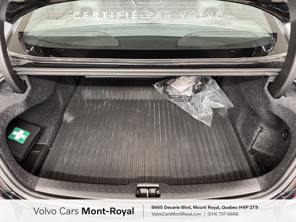 Volvo S60 Plug-In Hybrid Ultra Black Edition T8 2025 à Brossard, Québec - 5 - w1024h768px