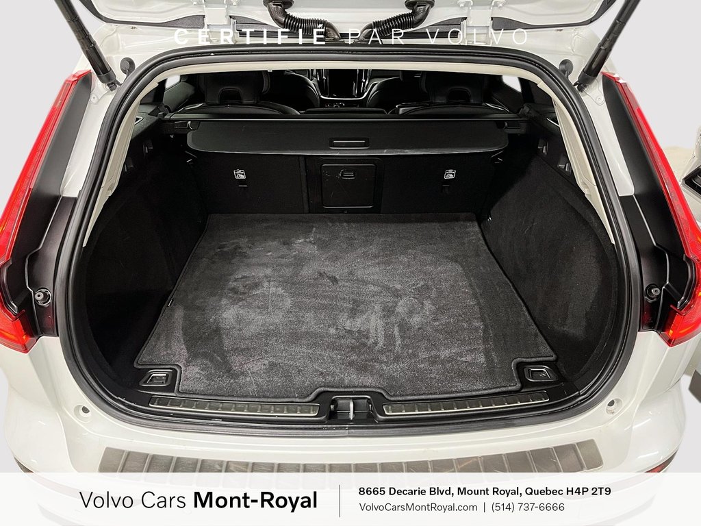 Volvo V60 Cross Country  2022-4