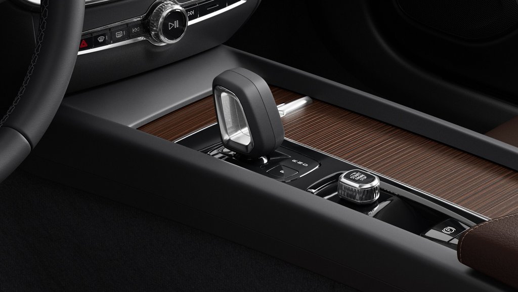 2025 Volvo V60 Cross Country PLUS in Laval, Quebec - 9 - w1024h768px