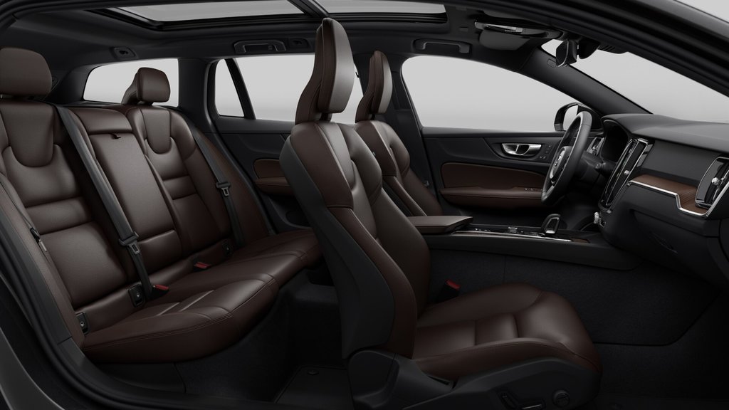 2025 Volvo V60 Cross Country PLUS in Laval, Quebec - 11 - w1024h768px