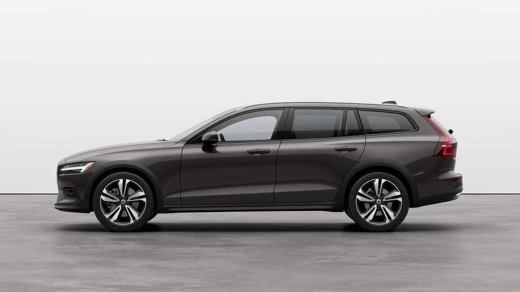 2025 Volvo V60 Cross Country ULTRA in Laval, Quebec - 6 - w1024h768px