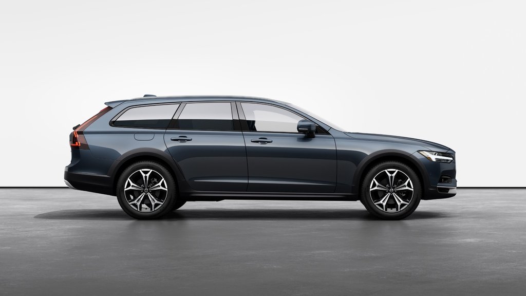 2025 Volvo V90 Cross Country PLUS in Laval, Quebec - 5 - w1024h768px