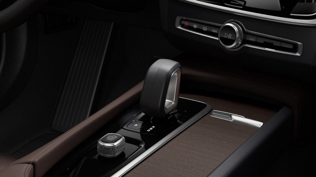 2025 Volvo V90 Cross Country PLUS in Laval, Quebec - 9 - w1024h768px