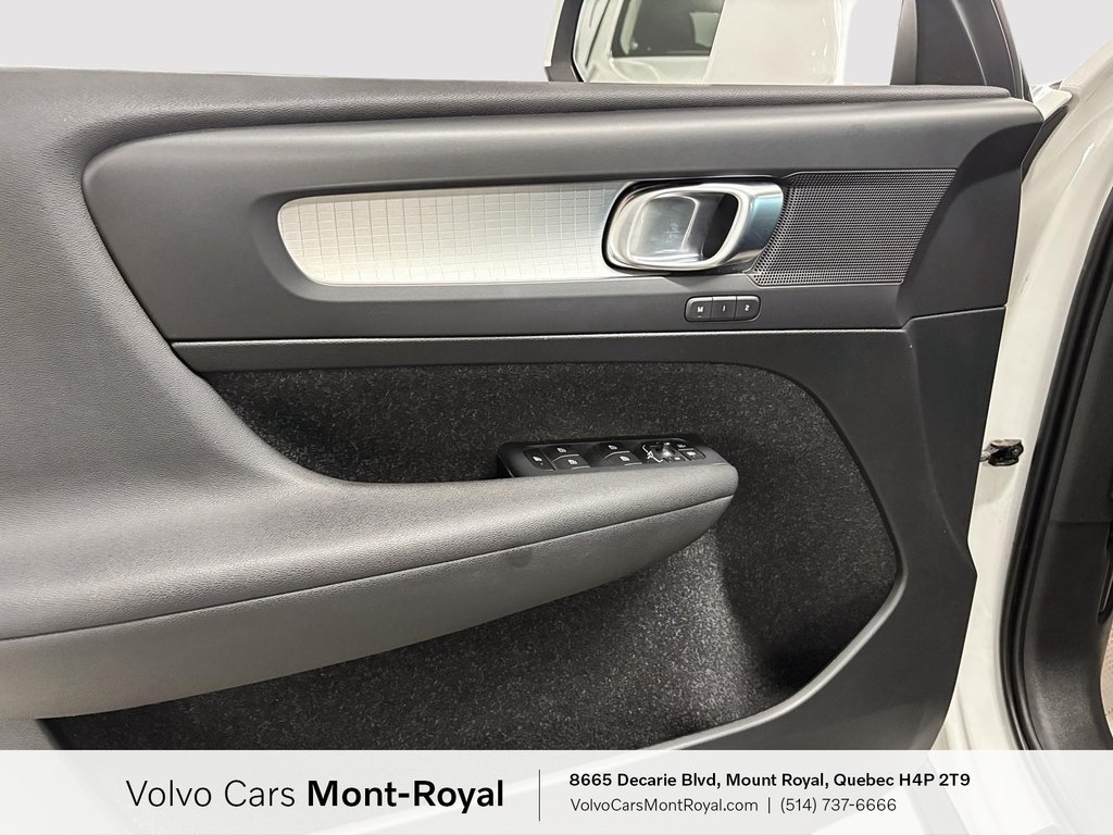 Volvo XC40 Momentum 2019 à Laval, Québec - 9 - w1024h768px